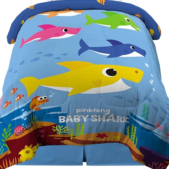Baby Shark Kids Bedding Soft Microfiber Reversible Comforter - Picture 2 of 7